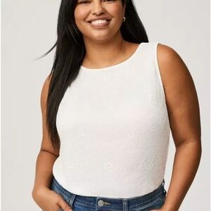 Elegant White Sleeveless Top